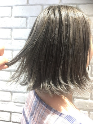 グレージュベージュ
