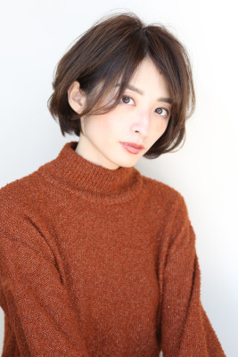前髪なしの耳かけシルキーストレート