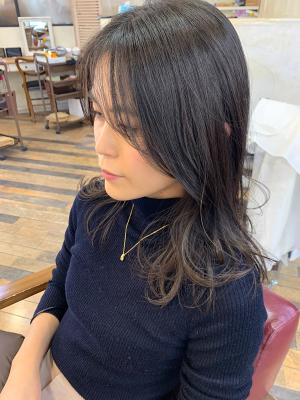 うざバングが可愛い韓国ヘア