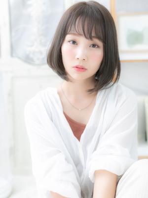 シースルーレイヤーカット小顔前下がりボブ グレージュ シースルーレイヤーカット小顔前下がりボブ グレージュのイメージ画像