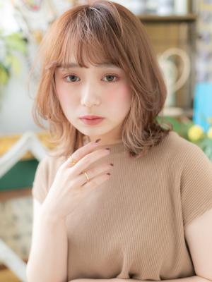 斜めバングで目力UP!外国人風バイカラー 大人ガーリー 斜めバングで目力UP!外国人風バイカラー 大人ガーリー
