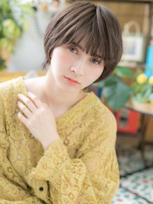 外国人風ダークアッシュ小顔マッシュショート　グレージュ