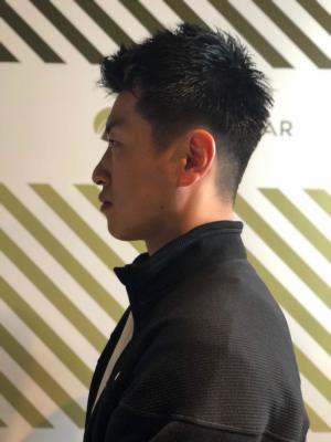 大人の刈り上げスタイル【BARBER-BAR】
