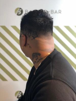 スキンフェードスタイル【BARBER-BAR】
