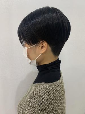スッキリ刈り上げショートで美しく【タビラマユミ】