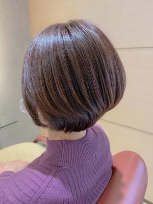 耳掛けショートボブ
