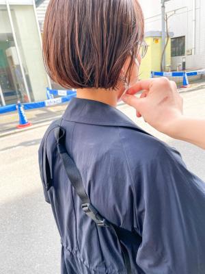 小顔インナーカラーまるみくびれショートボブ横浜7