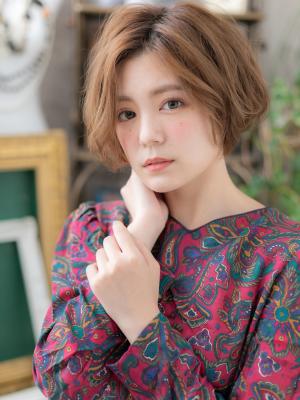 アシンメトリー大人ボブで外国人風グラマラス　ショートパーマ