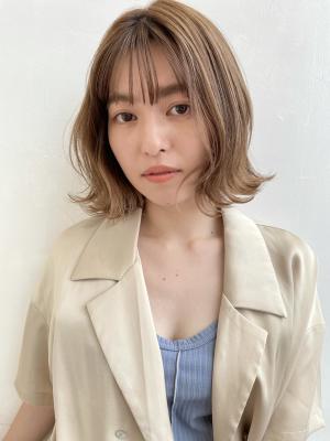 無造作ボブ　ブリーチなしグレージュ