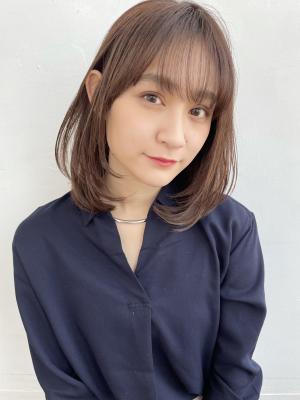 内巻きツヤシルエット　ひし形ミディボブ