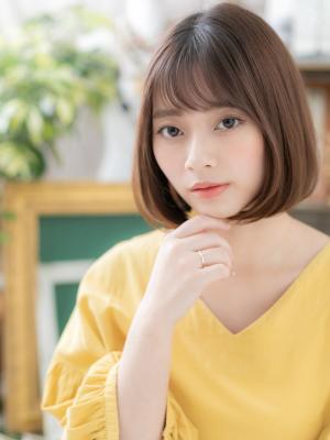 シースルーバング艶カラー前下がり大人ボブ　ぱっつんボブ