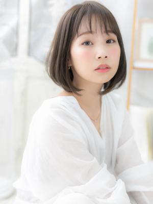 シースルーレイヤーカット小顔前下がりボブ　ぱっつんボブ