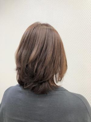 小顔/ひし形/前上がり/ミディアム/暖色系/白髪染め/40代 小顔/ひし形/前上がり/ミディアム/暖色系/白髪染め/40代