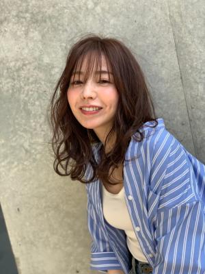 シースルーバングの抜け感ヘア