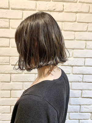 艷感たっぷり☆光ボブ