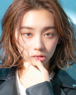 抜け感ある大人の表情　ゆるふわボブ