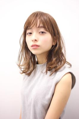 ふわり揺れるエアリーパーマ