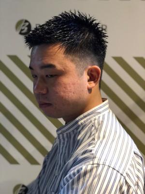 フェードカットスタイル【BARBER-BAR】
