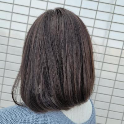 前下がりアッシュグレー