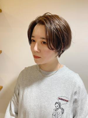 アパレル系スタッフに人気◎前髪長めの小顔ショート☆のイメージ画像