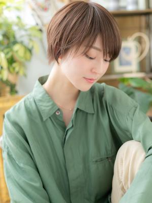 斜めバングアースカラー小顔ショートウルフ　ショートマッシュ