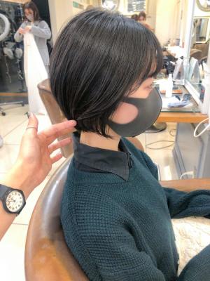 大人可愛いショートボブ　丸みショート20代30代