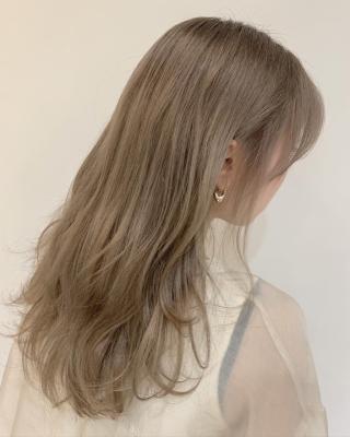 ベージュ、ブリーチオンカラー、カット、トリートメント