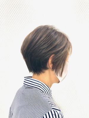 前下がり/小顔/ショート/ショートボブ/40代50代60代/ 前下がり/小顔/ショート/ショートボブ/40代50代60代/