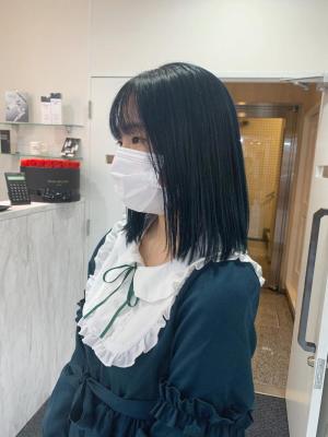 目立ち度間違いなし青髪【クスダ】