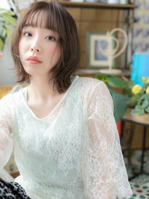 濡れ髪フェザーバング小顔前下がりロングボブ　マッシュヘア