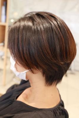 王道シルエットボブ