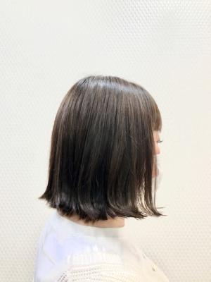 切りっぱなしボブ/外ハネ/20代30代/アッシュグレー/