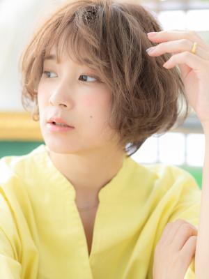 インナーカラーゆるふわ小顔くせ毛風ミニボブ ハイライト インナーカラーゆるふわ小顔くせ毛風ミニボブ ハイライト