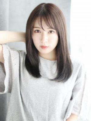 透け感バングのナチュラルストレート