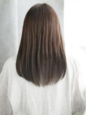 透け感バングのナチュラルストレート