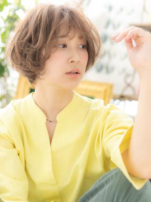 インナーカラーゆるふわ小顔くせ毛風ミニボブ　ハイライト
