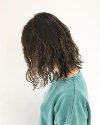 TAKUYA  ロブ×オシャレに垢抜けたハイライトカラー
