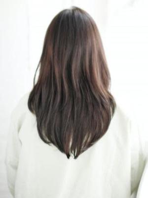 かきあげバングの内巻きレイヤースタイル