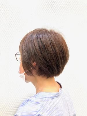 小顔/ショート/ショートボブ/暖色系カラー/白髪染め/50代 小顔/ショート/ショートボブ/暖色系カラー/白髪染め/50代