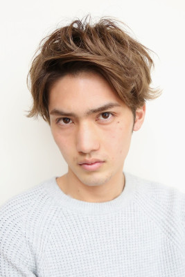 前髪あげの爽やかショートミディアム