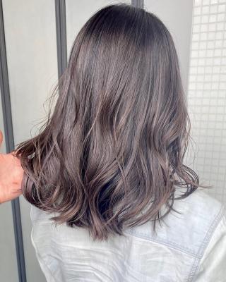 くすみグレージュ