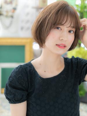 大人かわいいバレイヤージュ透け感小顔ボブ　フェザーバング