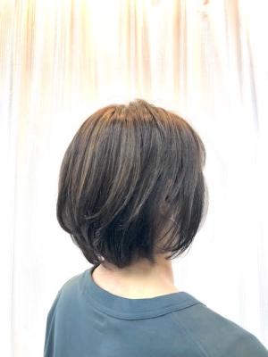 ハイライト/グレージュ/グラボブ/ショートボブ/30代40代 ハイライト/グレージュ/グラボブ/ショートボブ/30代40代