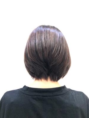 前上がり/小顔/ショート/暗めカラー/30代40代50代/