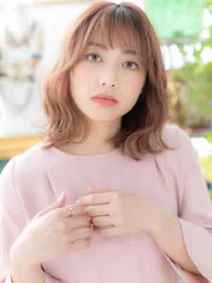 大人かわいいピンクブラウン小顔くびれミディ　くすみカラー