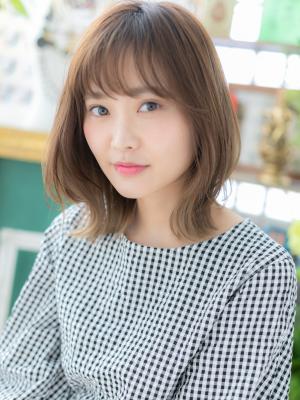 くせ毛風透け感外ハネミディ大人ハイライト　くびれミディ