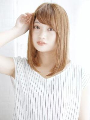 ハイトーンナチュラルストレートスタイル