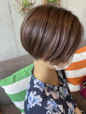 大人キレイな刈り上げショート