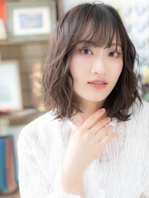 バレイヤージュシースルーバングくびれミディ ニュアンスカラー バレイヤージュシースルーバングくびれミディ ニュアンスカラー
