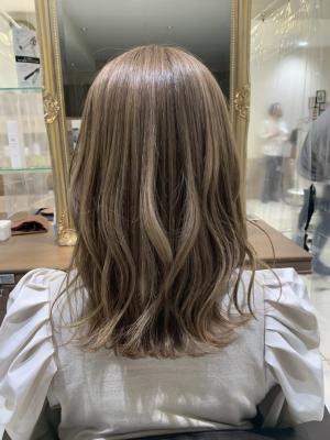 Ash中山店 佐藤あき ハイトーンベージュ Ash中山店 佐藤あき ハイトーンベージュのイメージ画像